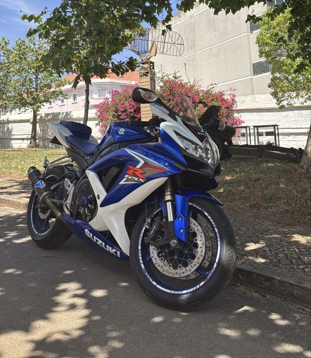 Gsxr 600 k9 com extras