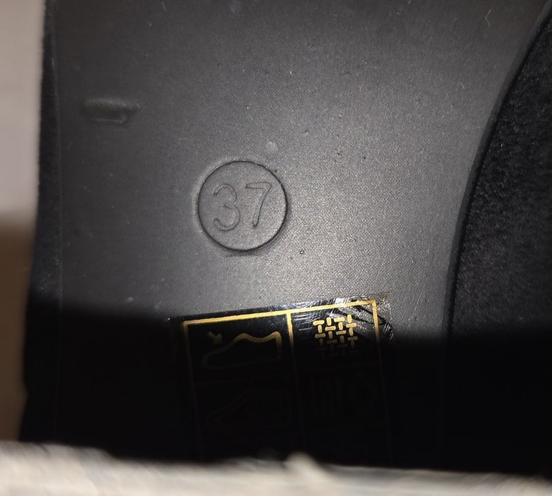 Botki czarne zamszowe w rozmiarze 37