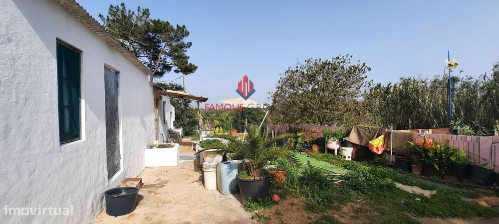 Terreno com Casa de Campo- T1 -Luz- Lagos