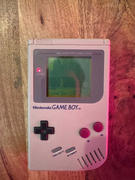 Game Boy original DMG-01 + jogo Star Wars