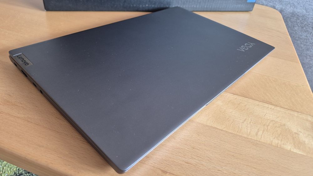 Lenovo Yoga Slim 7 – Ryzen 7 / 16 GB RAM / 512 GB SSD – Stan idealny