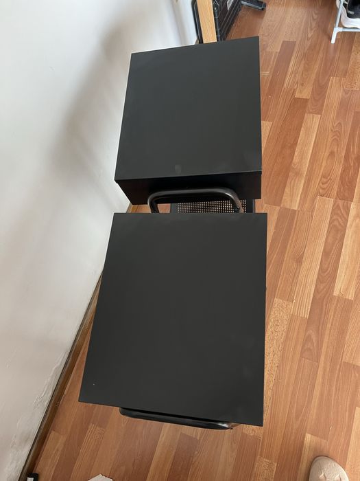 Mesa de cabeceira ou apoio