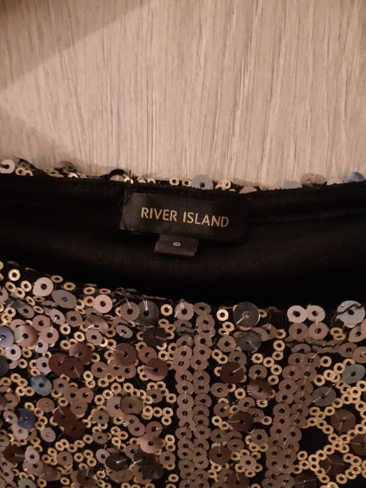 cekinowa złota sukienka sylwestrowa