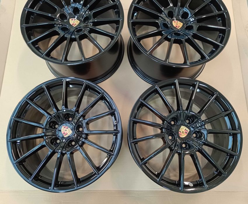 Felgi Alu Porsche Panamera Gts  9,5x20 11,5x20 Komplet