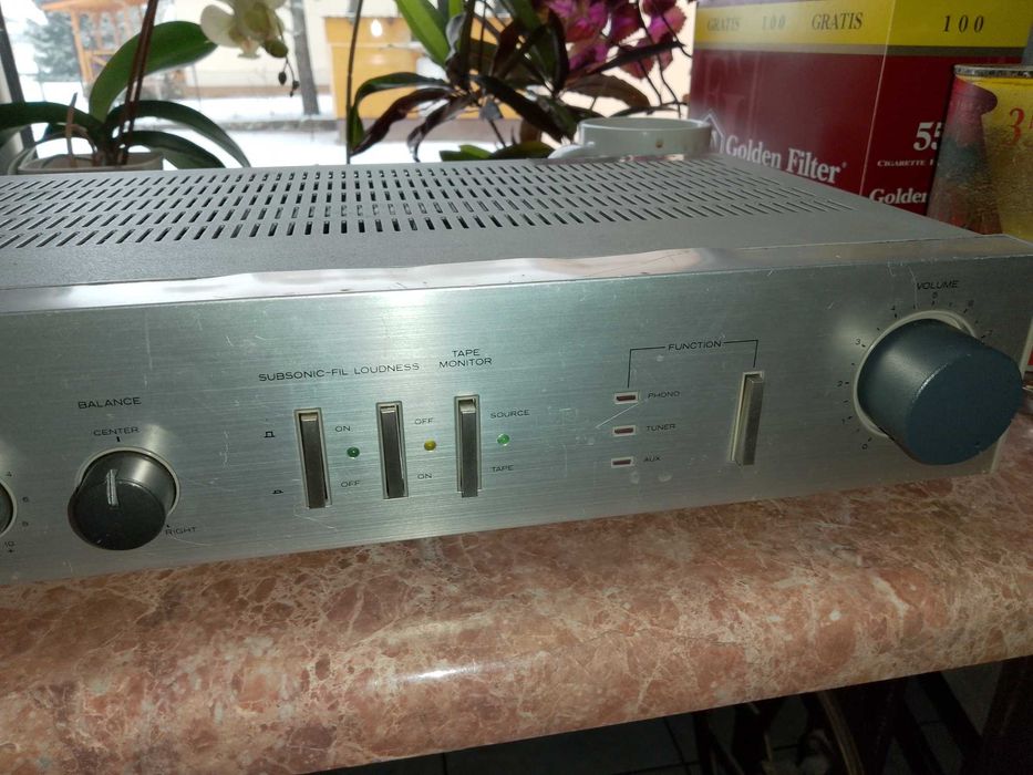 Wzmacniacz Hitachi HA-1800. Sprawny.