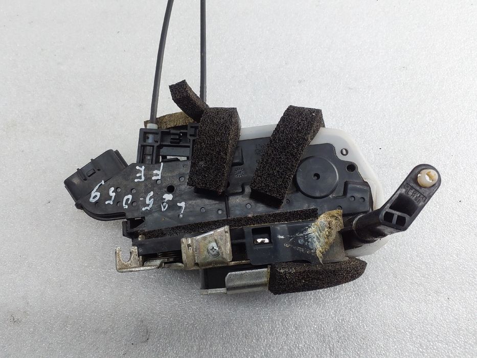 Fechadura / fecho porta frente esquerdo NISSAN Juke (F15)