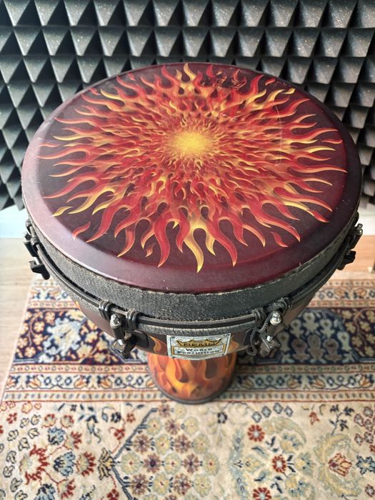 Djembe REMO World Percussion “Flame”