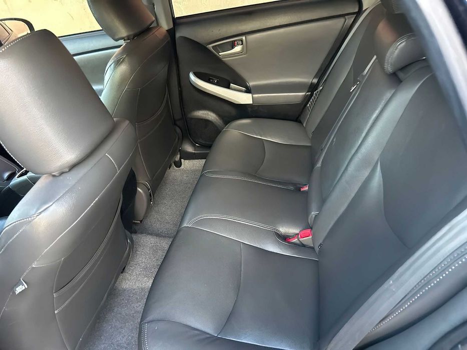 Toyota Prius      2015