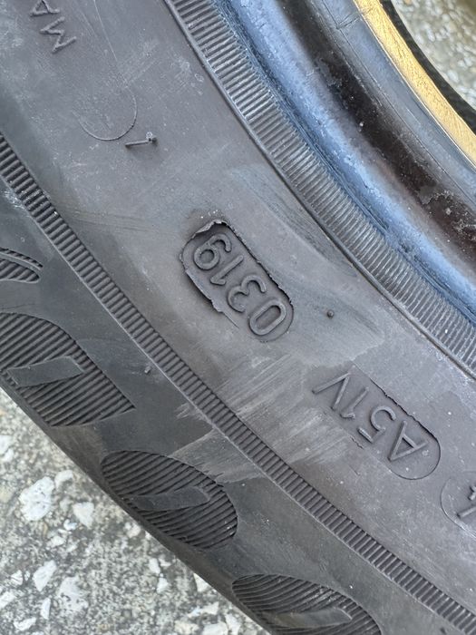 Pneus Goodyear * 215 70 r15 * Autocaravana