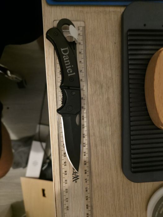 Navalha Preta com Mosquetão – Personalizável a Laser