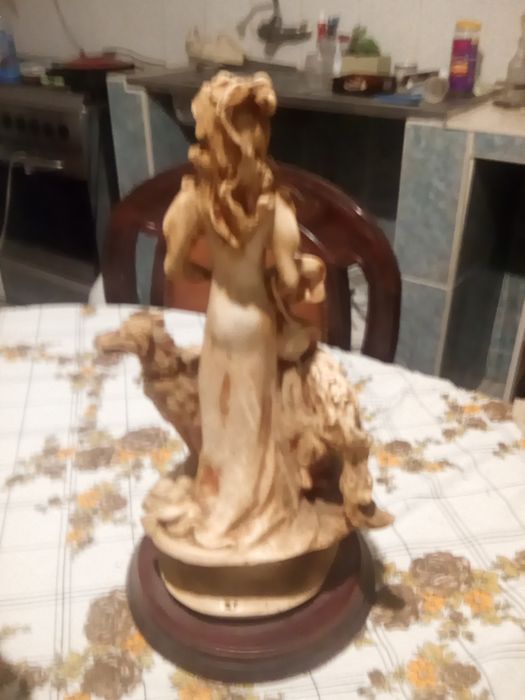 Estátua boneca e cães vintage