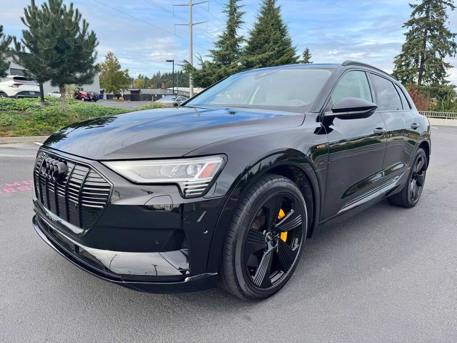 Audi e-tron Premium      2021