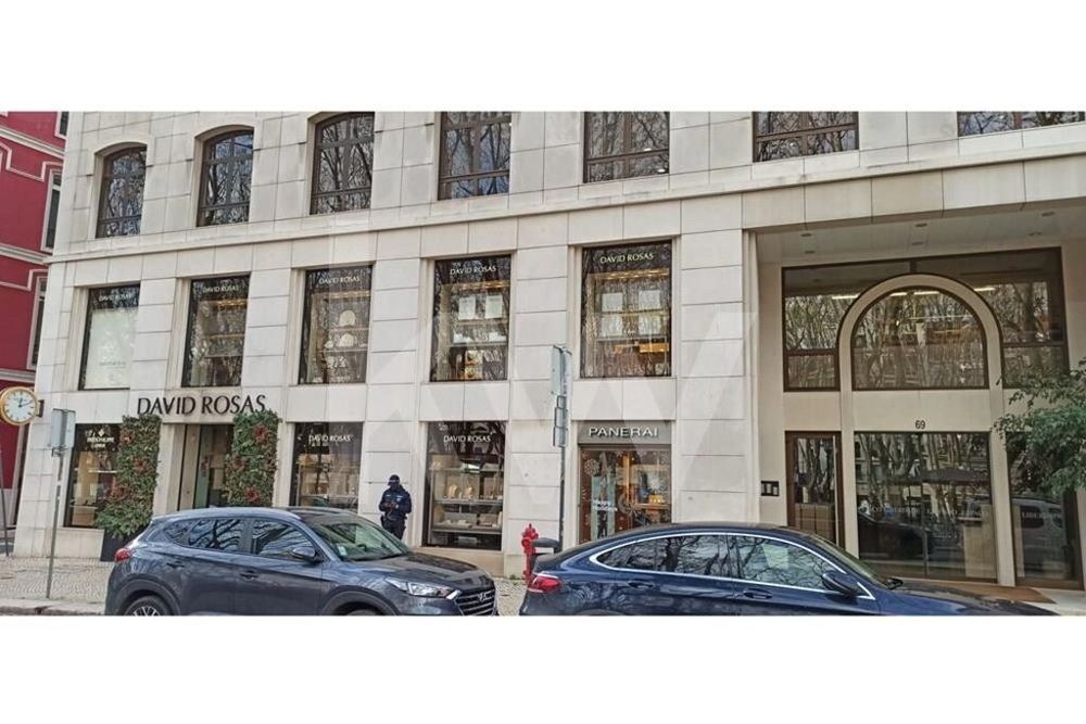 Escritório na Av. da Liberdade 69 - Edifício Espaço Liberdade - com Re