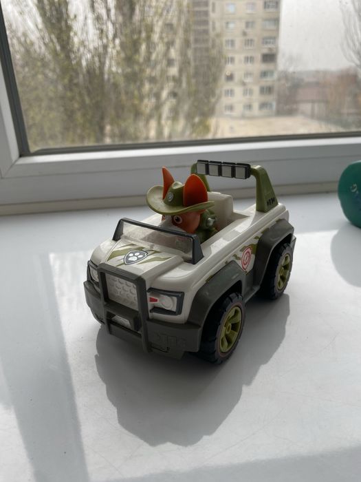 Шукач щенячий патруль з машинкою