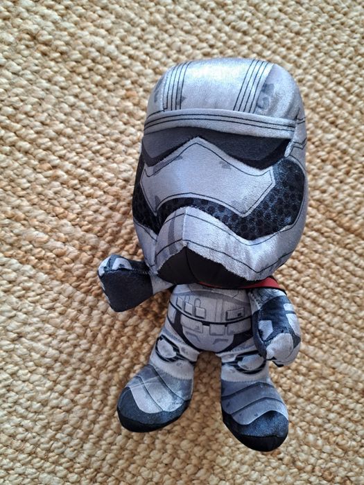 Kapitan Phasma maskotka Star Wars 30 cm.