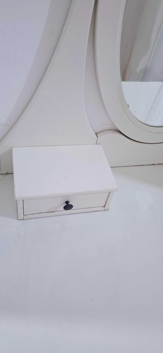 Mudança!! Toucador ikea lindo versátil e moderno com espelho e gavetas