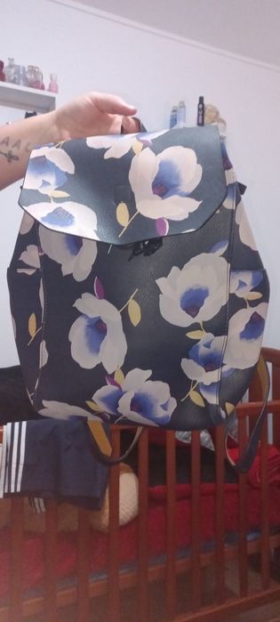 Vendo mala de senhora