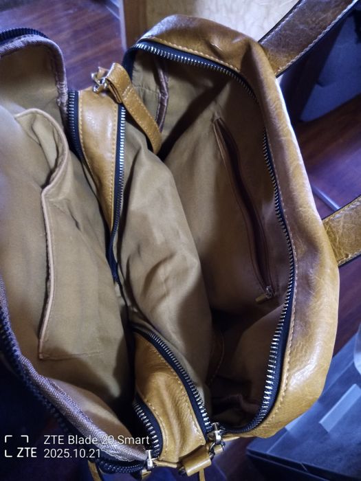 Продам сумку коричневого кольору