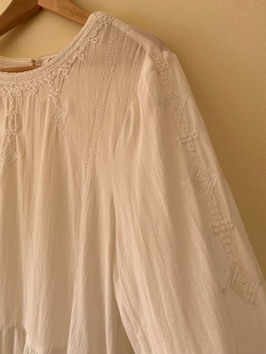 Blusa branca com bordados H&M