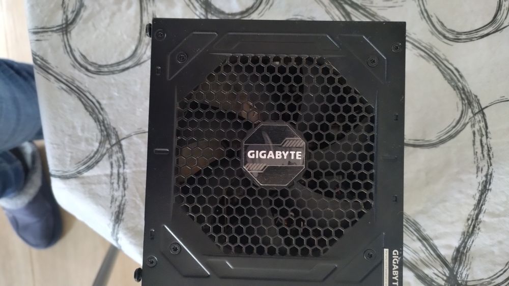 Fonte P750GM gigabyte
