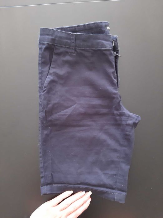 Eleganckie krótkie spodenki damskie