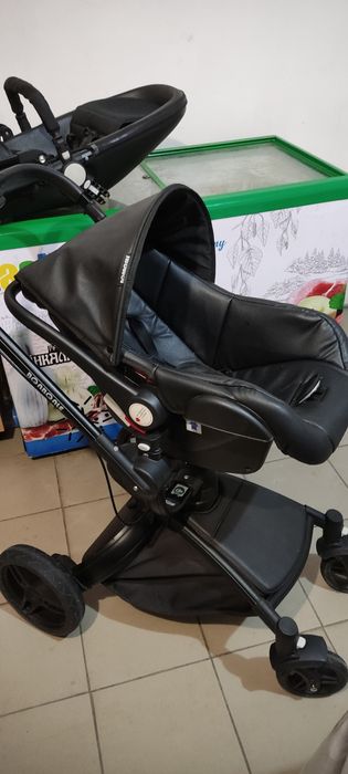Дитяча коляска 3 в 1 в гарному стані
