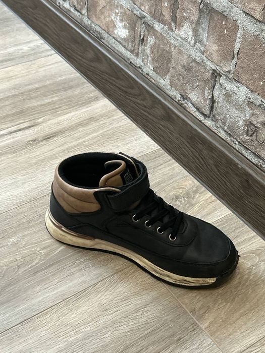 Кросівки якісні левіс