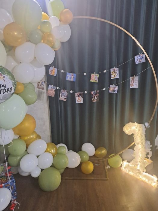 Золота арка для фотозони аренда