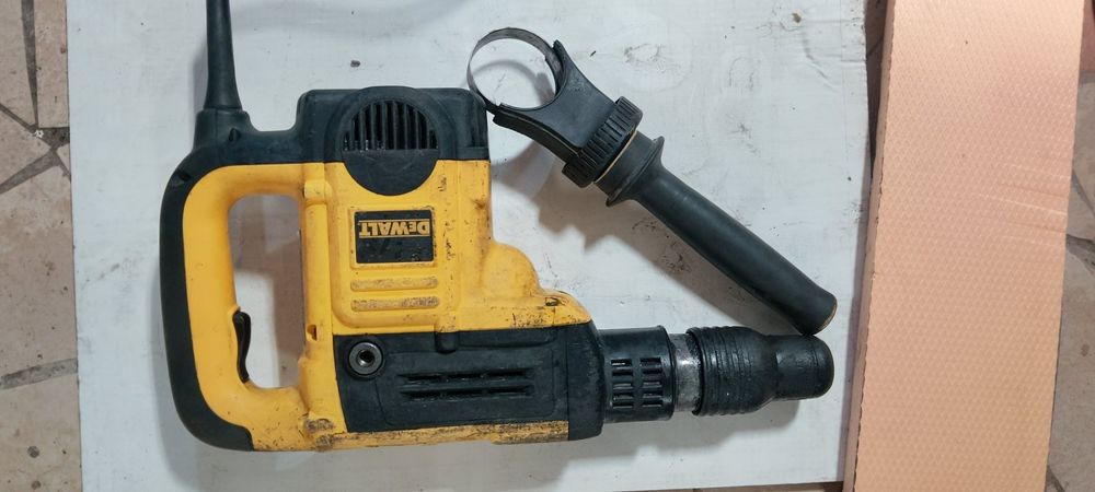 Продам перфоратор dewalt d 25501-qs