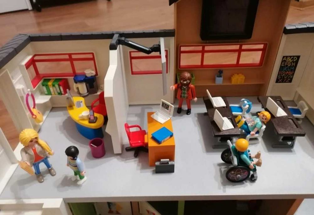Duży zestaw szkoła i autobus Playmobil