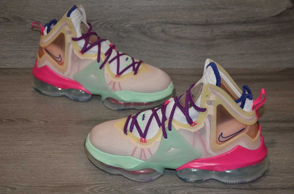 nike lebron 19 - купити чоловіче взуття - Ціна на OLX.ua