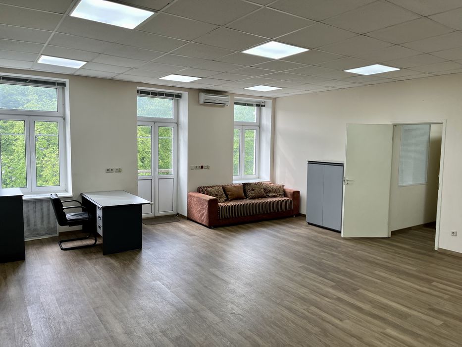 Офіс / Без комісії / 128 м2 / Парк Шевченка / Метро 5 хв. / Фасад