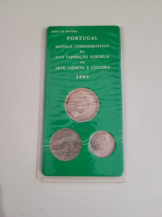 Moedas .notas e relógios
