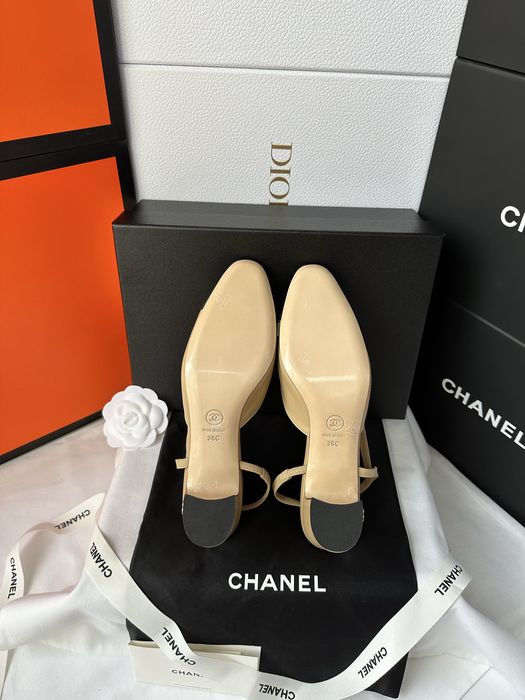 Czółenka Chanel beige leather