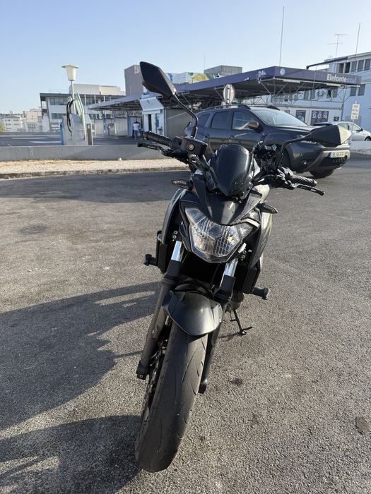 Kawasaki Z650 como nova