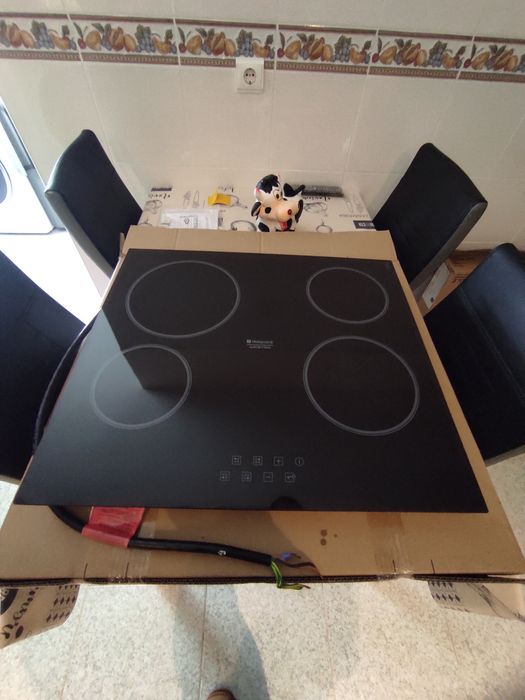 Placa Fogão de Vidrocerâmica Hotpoint Indesit