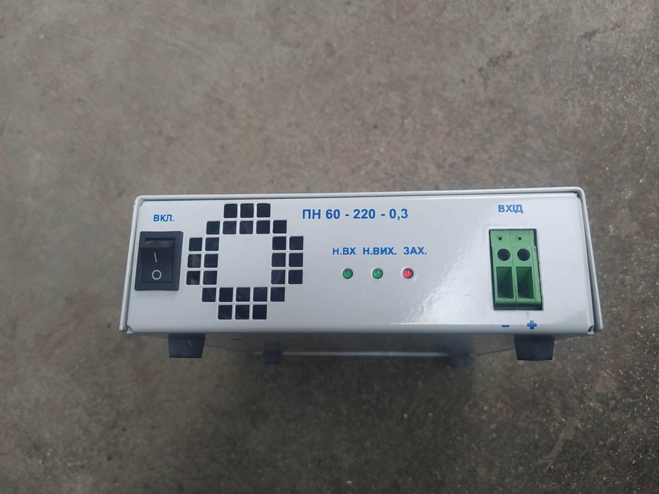 Инвертор,преобразователь напряжения ПН60/220 мощность 300 Вт