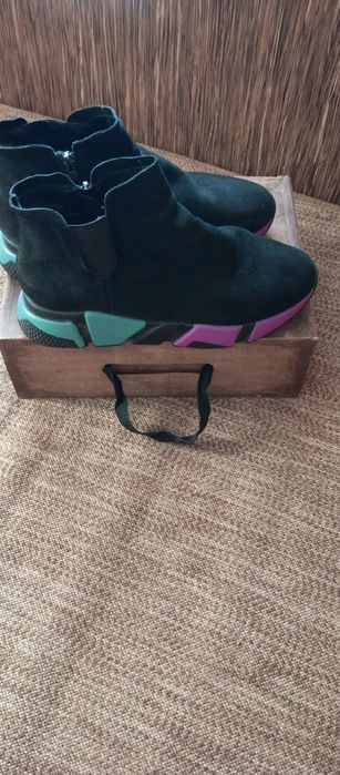 Взуття жіноче. Осінь - весна. Чобітки.