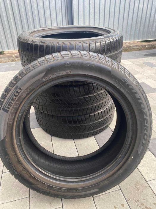 Продам зимні колеса Pirelli SOTTOZERO 3  225/50/R17
