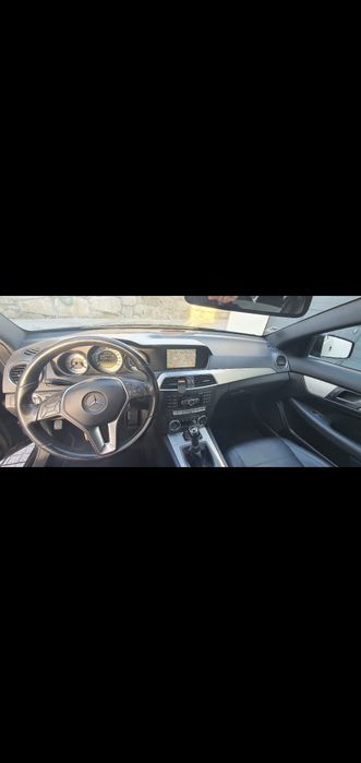 Mercedes Benz C220 Coupé Nacional