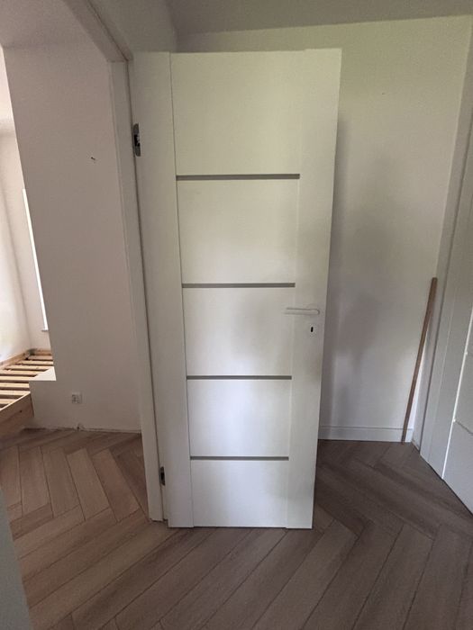 Drzwi bezprzylgowe wewnętrzne z ościeżnicą