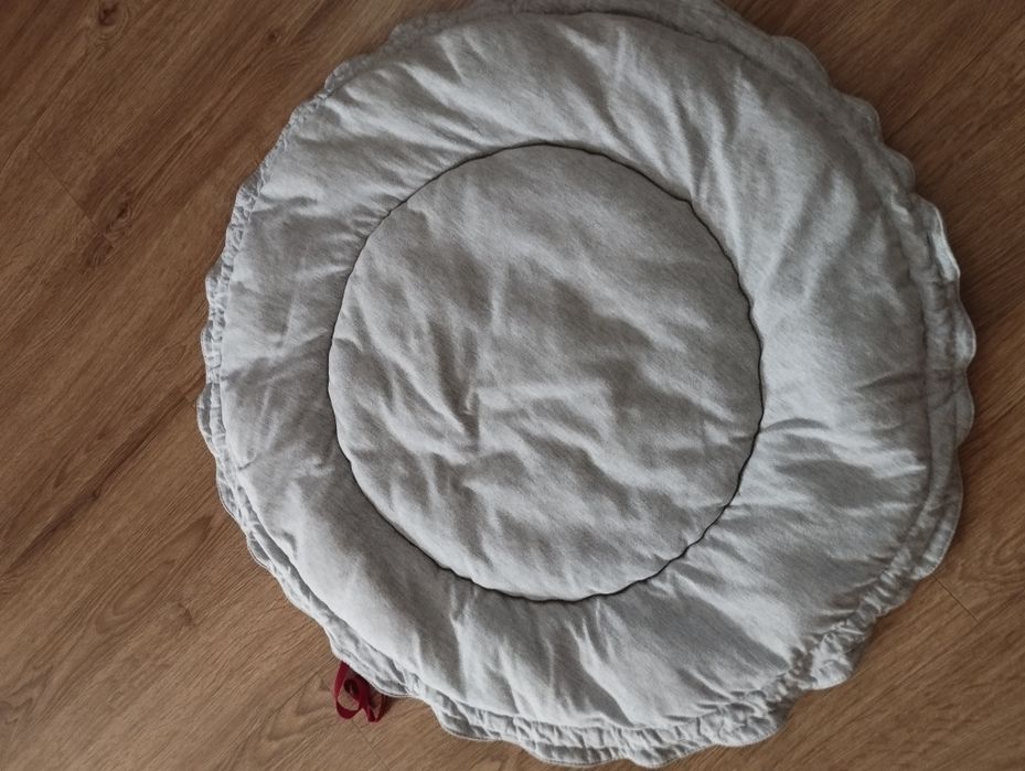 Лежанка для собак і котів