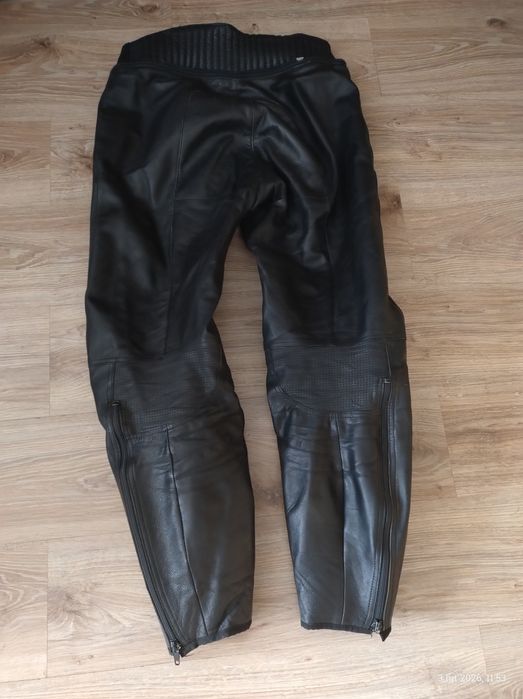 Spodnie ze skóry naturalnej na motocykl.