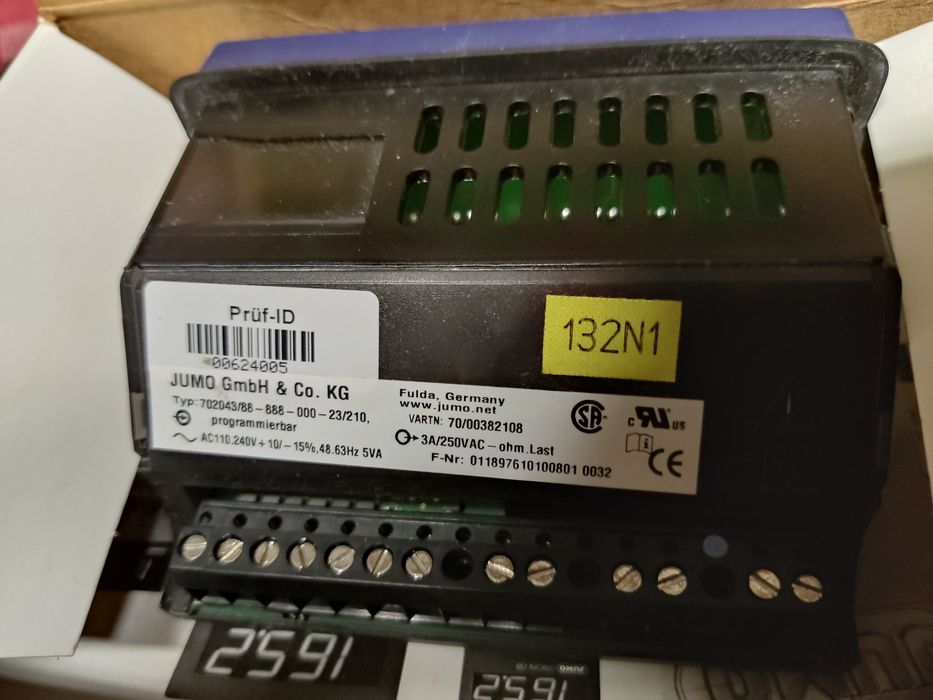 JUMO iTRON 08 mikroprocesorowy regulator, sterownik. Nowy.