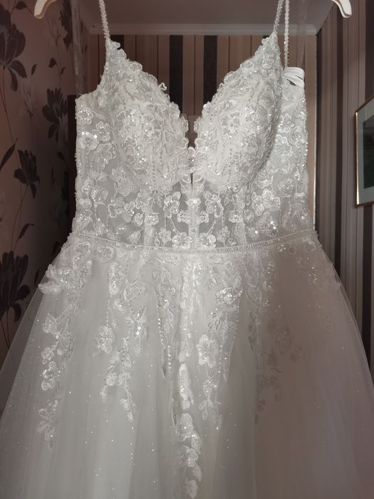 Весільна сукня б/у в ідеальному стани.