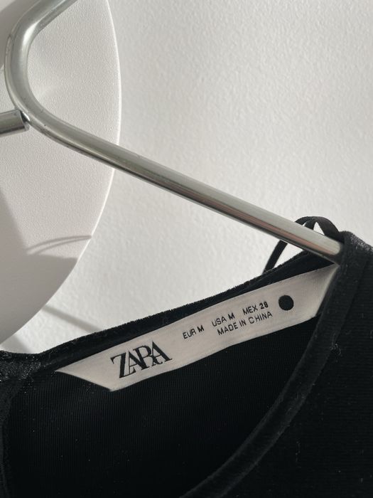 Vestido Veludo preto silhueta