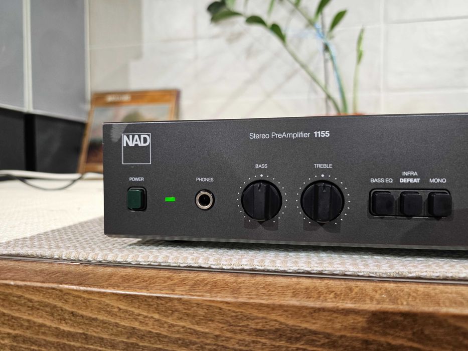 Попередній підсилювач NAD 1155