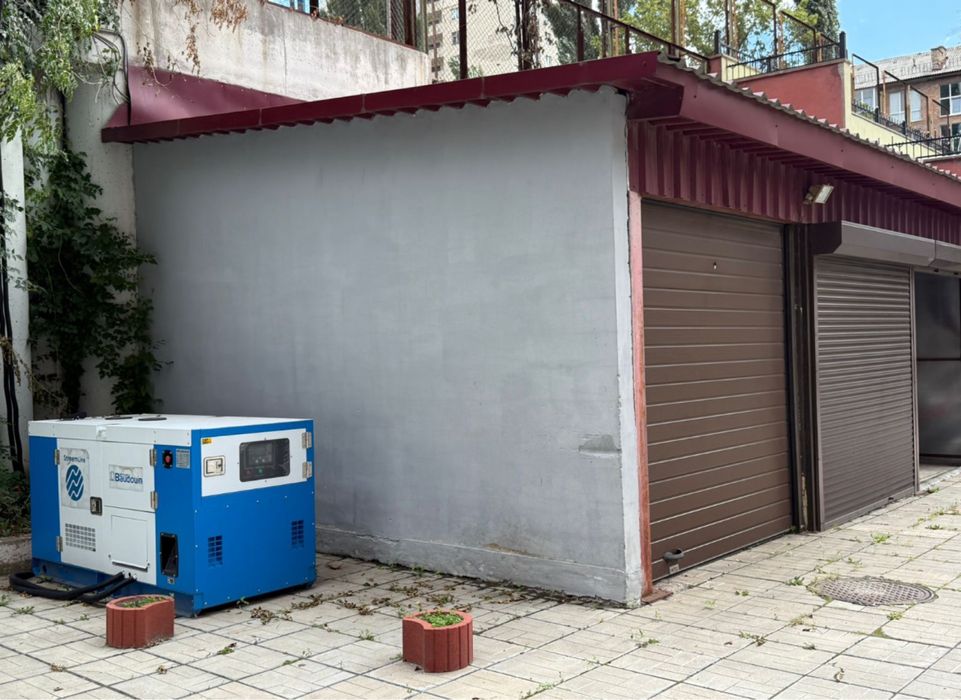 Продаж гараж 12.7 м2, вул.Кониського ,Тургенівська  44,Центр