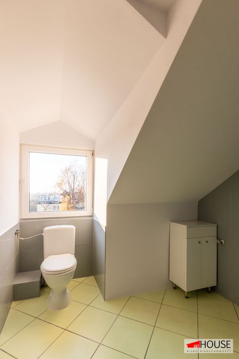 Niewielki metraż- 2 pokoje- Klimatyczne miejsce-OKAZJA