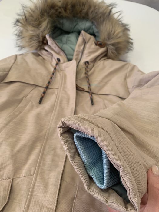 Парка для дівчинки Merrell на зріст 140.